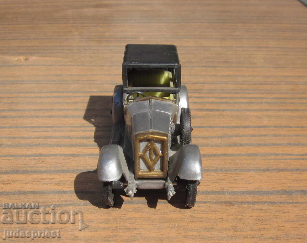 Αισθητική ISOTTA FRASCHINI παιδικό αυτοκινητάκι από τον σοσιαλισμό - 5 Αισθητική ISOTTA FRASCHINI παιδικό αυτοκινητάκι από τον σοσιαλισμό - 5