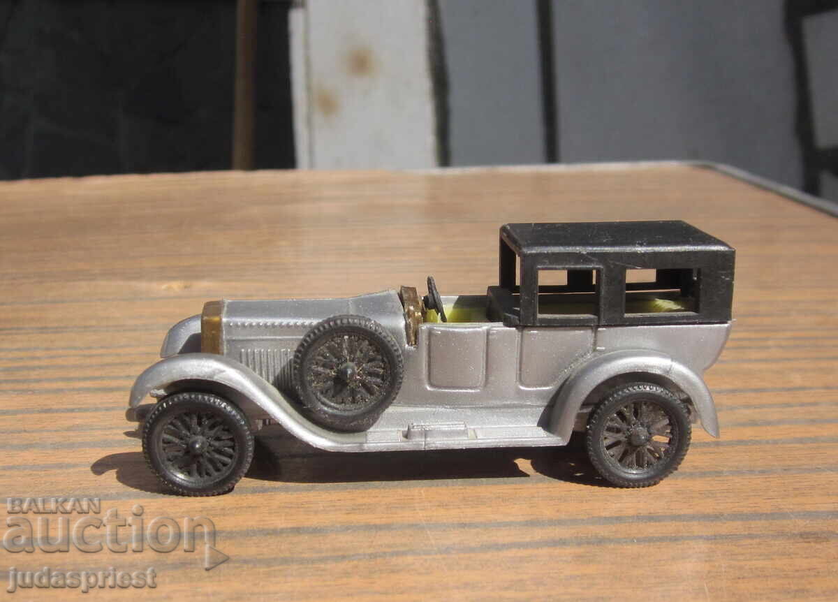 ESTETYKA ISOTTA FRASCHINI cărucior de jucărie din socialism