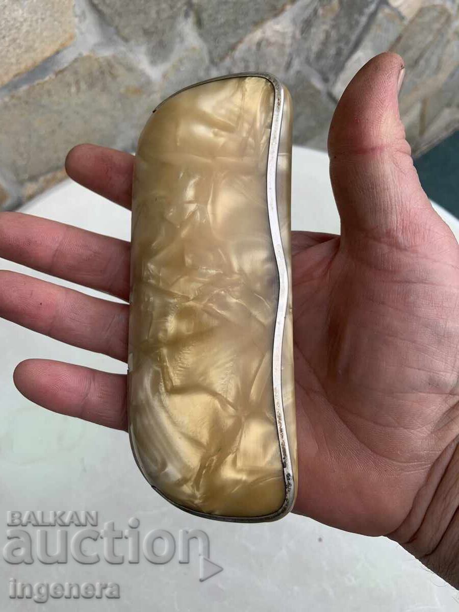 КАЛЪФ ЗА ОЧИЛА РЕТРО ВИНТИДЖ с цена 25.00 лв. | € 12.78 КАЛЪФ ЗА ОЧИЛА РЕТРО ВИНТИДЖ с цена 25.00 лв. | € 12.78