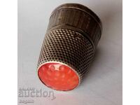 Carneliu și argint. Degetar