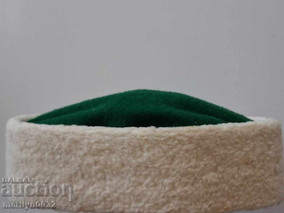 Căciulă socialistă pentru micul pionier 2 cu preț 39.00 BGN | € 19.94 Căciulă socialistă pentru micul pionier 2 cu preț 39.00 BGN | € 19.94