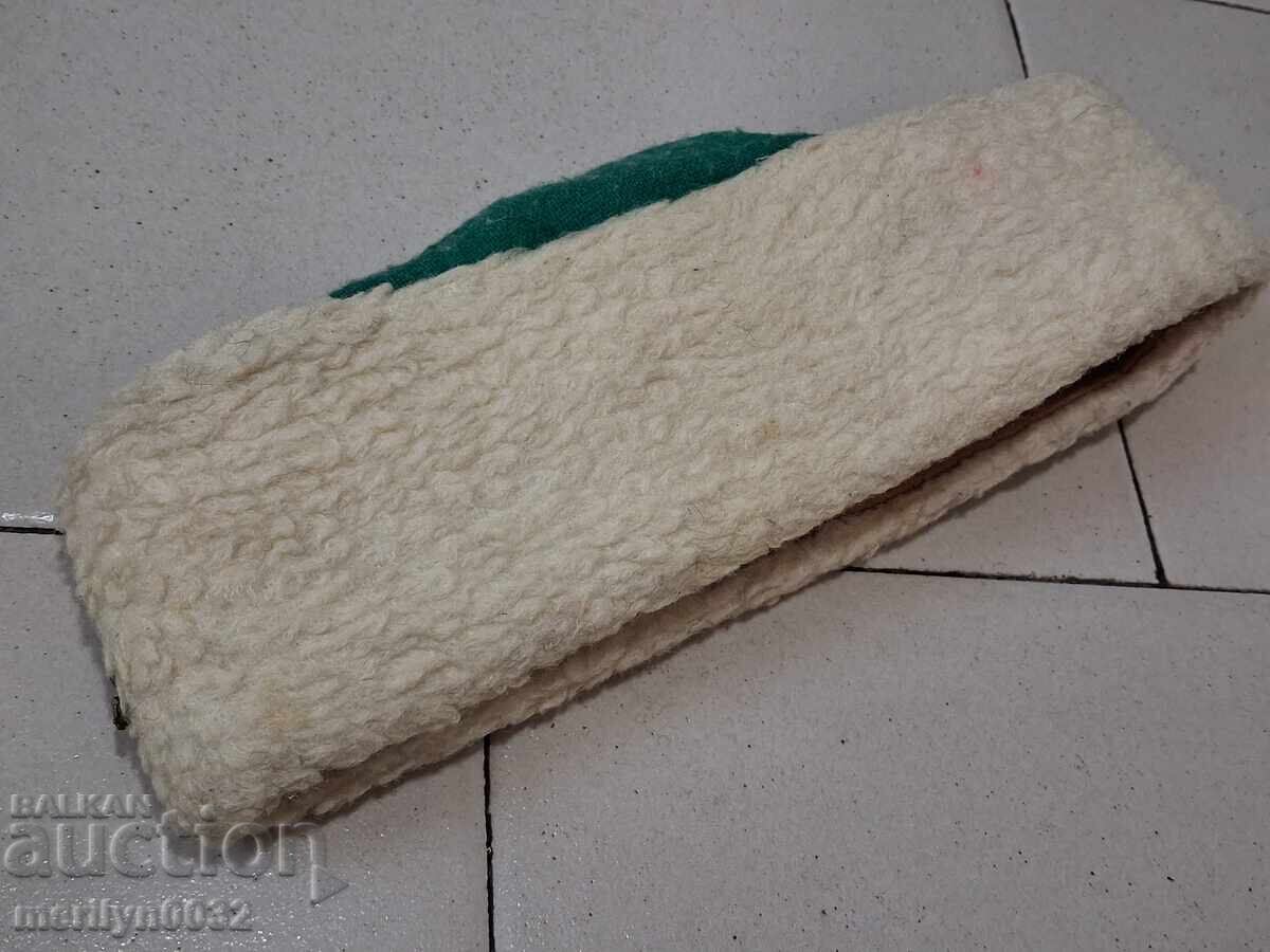 Căciulă socialistă pentru micul pionier 2 cu preț 39.00 BGN | € 19.94 Căciulă socialistă pentru micul pionier 2 cu preț 39.00 BGN | € 19.94