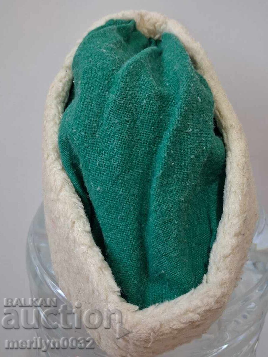 Livrarea Căciulă socialistă pentru micul pionier 2 Livrarea Căciulă socialistă pentru micul pionier 2