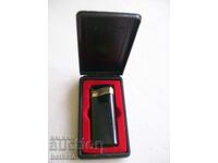 Brichetă veche rezistentă la vânt, pe gaz, în toc