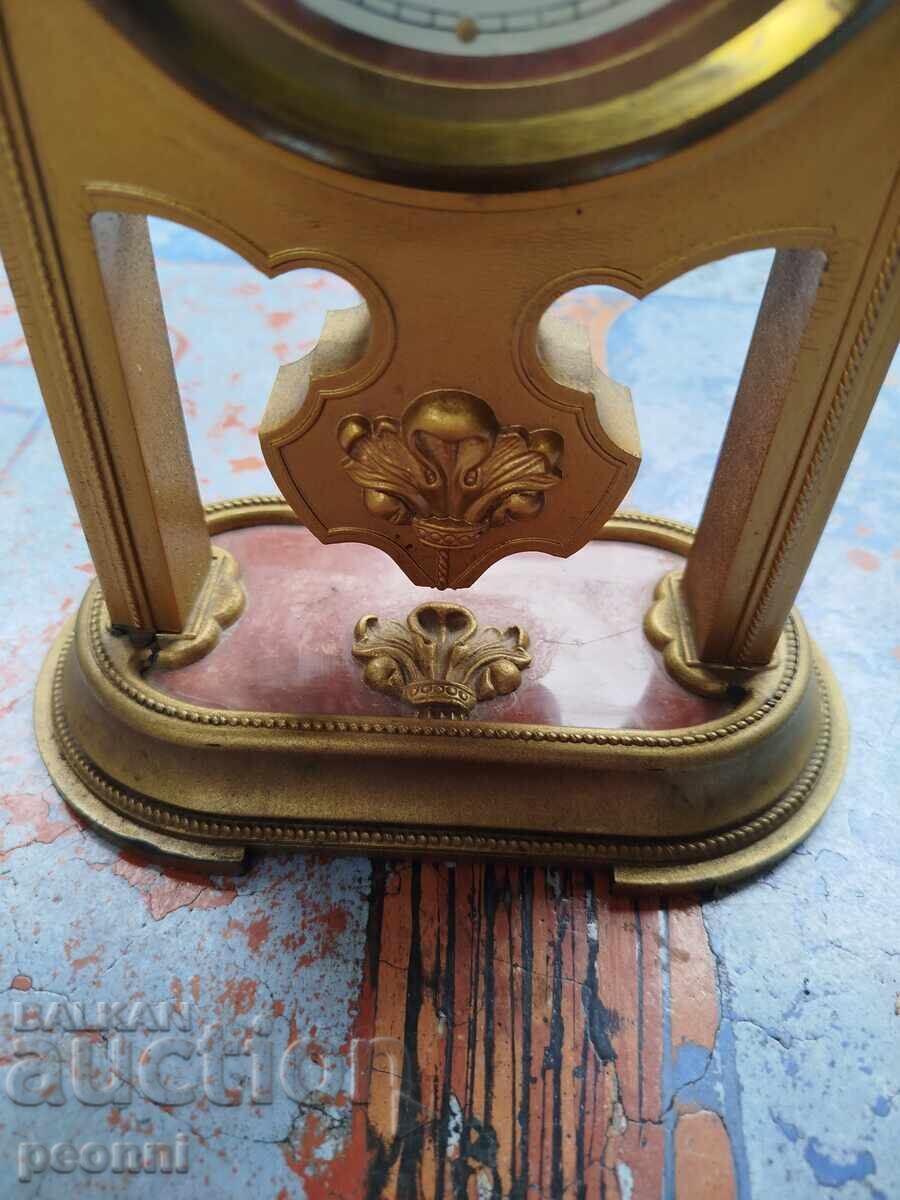 Επιτραπέζιο ρολόι Κεχριμπάρι-χαλαζίας με τιμή 22.00 BGN | € 11.25