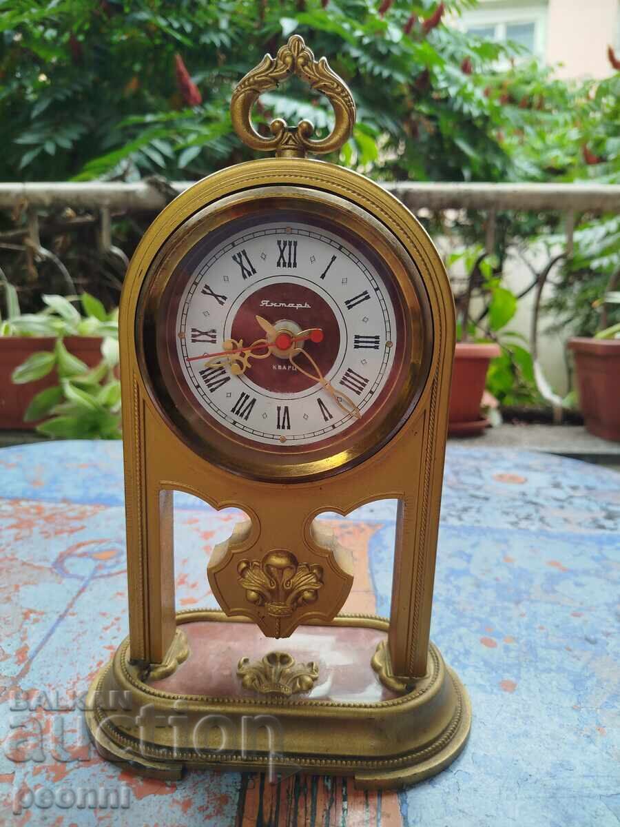 Επιτραπέζιο ρολόι Κεχριμπάρι-χαλαζίας