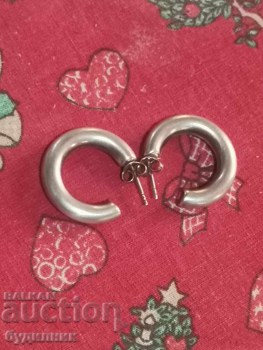 Silver earrings. I'm listing over 100 auctions. Take a look Silver earrings. I'm listing over 100 auctions. Take a look
