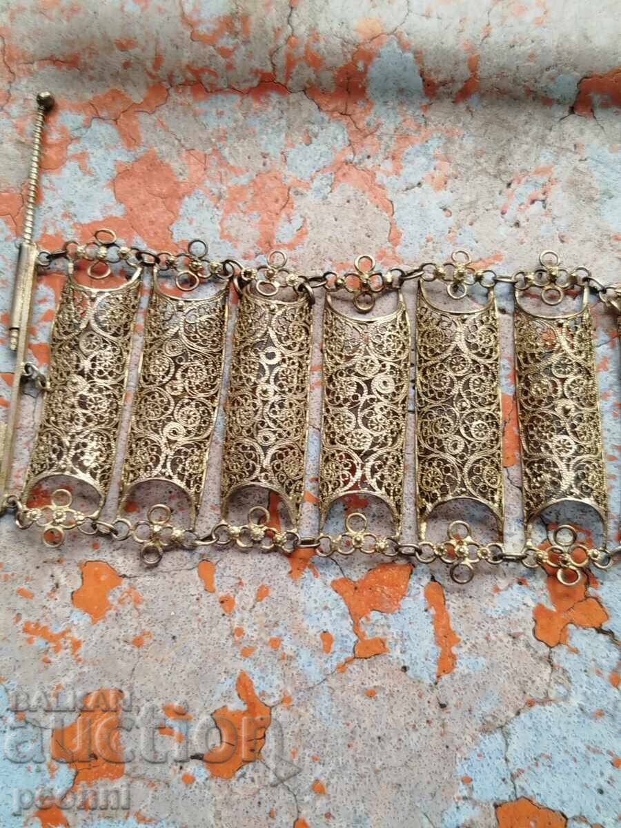 Стара сребърна гривна -филигран с цена 75.00 лв. | € 38.35 Стара сребърна гривна -филигран с цена 75.00 лв. | € 38.35