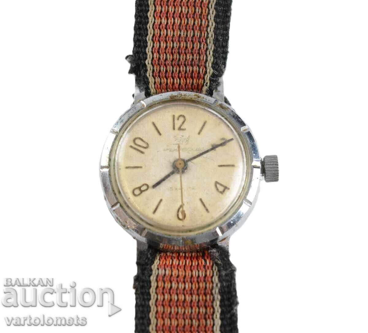 Women's watch ZARYA USSR - works with price 7.00 BGN | € 3.58