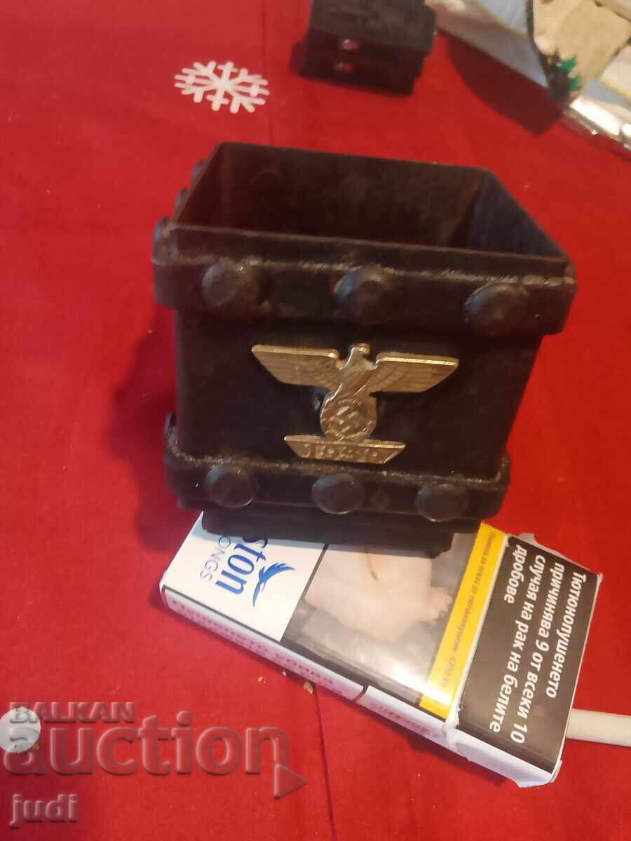 Suport de scris metalic al celui de-al Treilea Reich