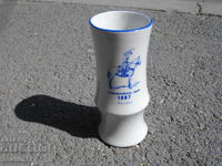 VAZĂ DIN PORȚELAN SOCIAL CAVALERIE ADUNARE PORȚELAN RAZGRAD 1987