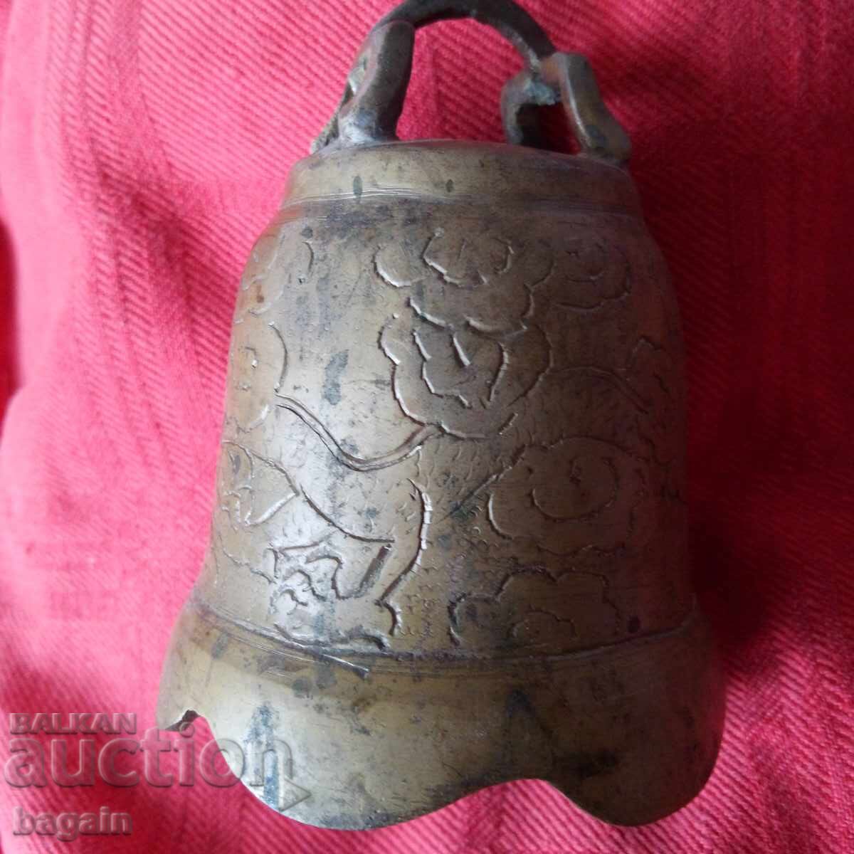 Licitație Vechi vas chinezesc din bronz Licitație Vechi vas chinezesc din bronz