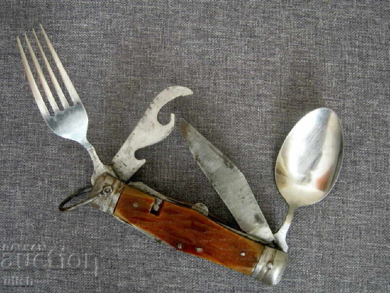 Cuțit militar multifuncțional vechi, pentru turism, mâner din corn cu preț 100.00 BGN | € 51.13