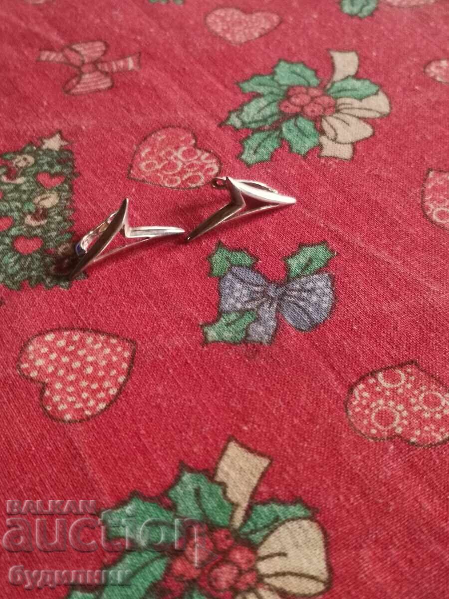Silver earrings. I'm listing over 100 auctions. Take a look and stay tuned Silver earrings. I'm listing over 100 auctions. Take a look and stay tuned
