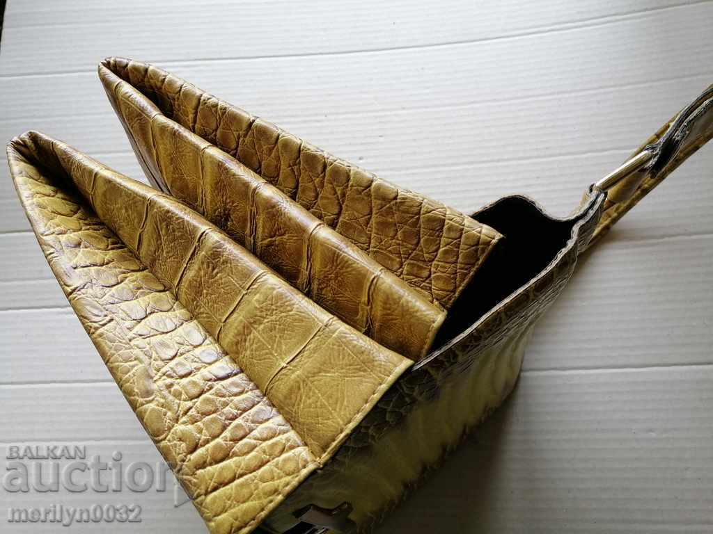 Παράδοση Τσάντα από δέρμα κροκόδειλου