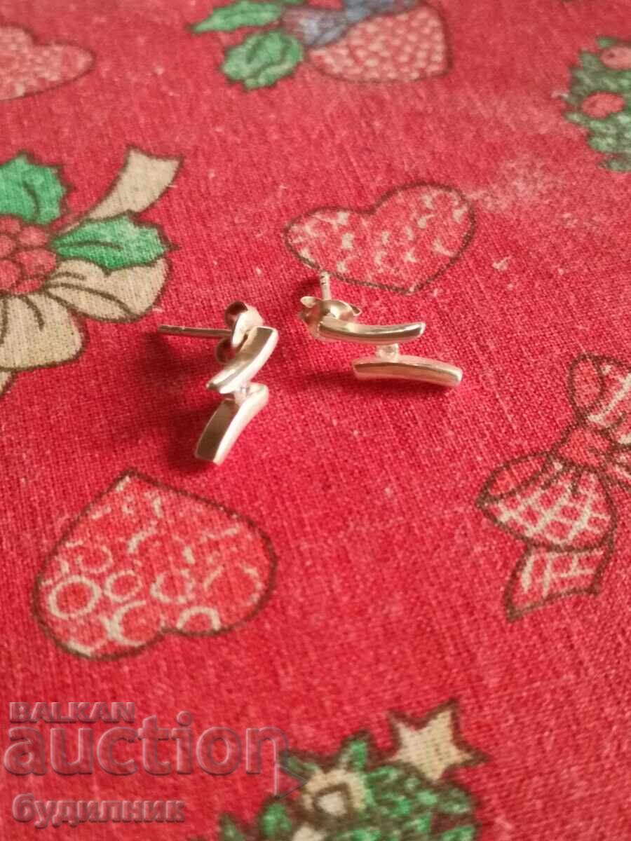Silver earrings. I'm listing over 100 auctions. Take a look and stay tuned Silver earrings. I'm listing over 100 auctions. Take a look and stay tuned