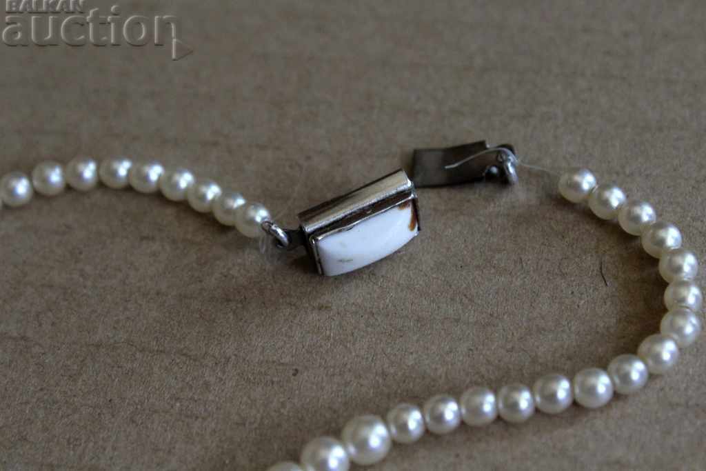 Auction  . OLD PEARL NECKLACE PEARL NECKLACE PEARL