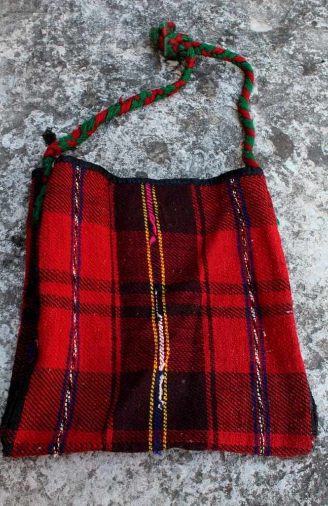 Livrarea . SAC PĂSTOR ȚESUT GEANT CARRY ETHNO CRANE