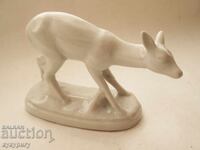 Statuetă din porțelan vechi NRB, figură căprioară Izida