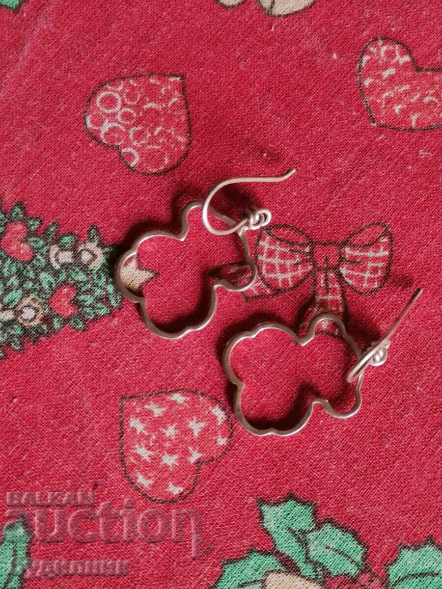 Silver earrings. I'm listing over 100 auctions. Take a look and stay tuned Silver earrings. I'm listing over 100 auctions. Take a look and stay tuned