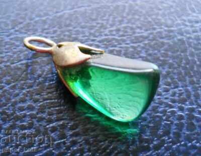 Medalion - pandantiv din smarald sintetic