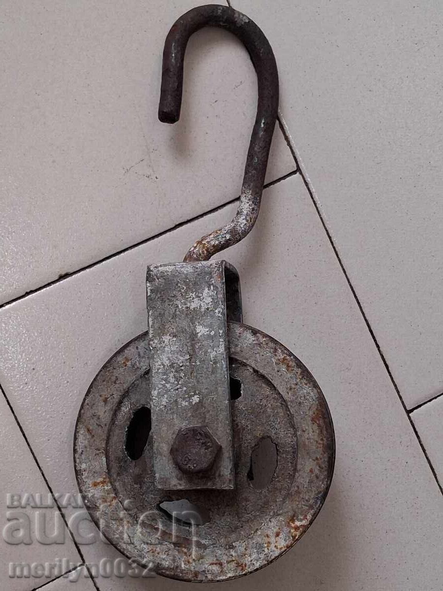 Παράδοση Παλιά σφυρήλατη τροχαλία πολυδέσμης σφυρήλατου σιδήρου