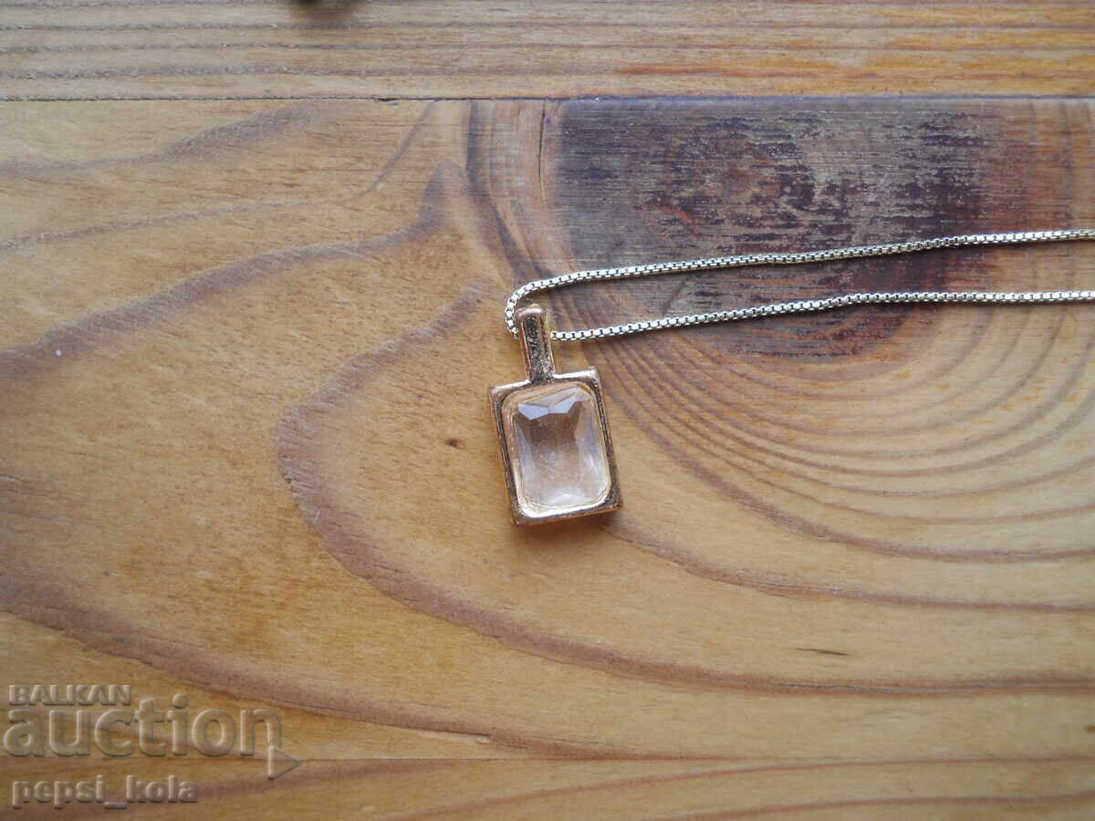 Επιχρυσωμένο κολιέ με μενταγιόν με τιμή 2.00 BGN | € 1.02 Επιχρυσωμένο κολιέ με μενταγιόν με τιμή 2.00 BGN | € 1.02