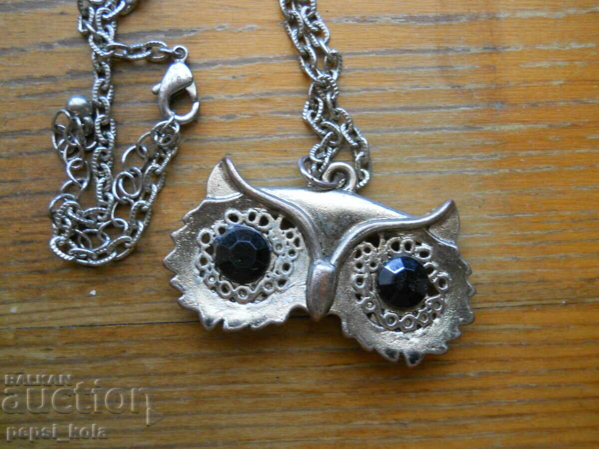 Old necklace - owl head with price 3.00 BGN | € 1.53 Old necklace - owl head with price 3.00 BGN | € 1.53