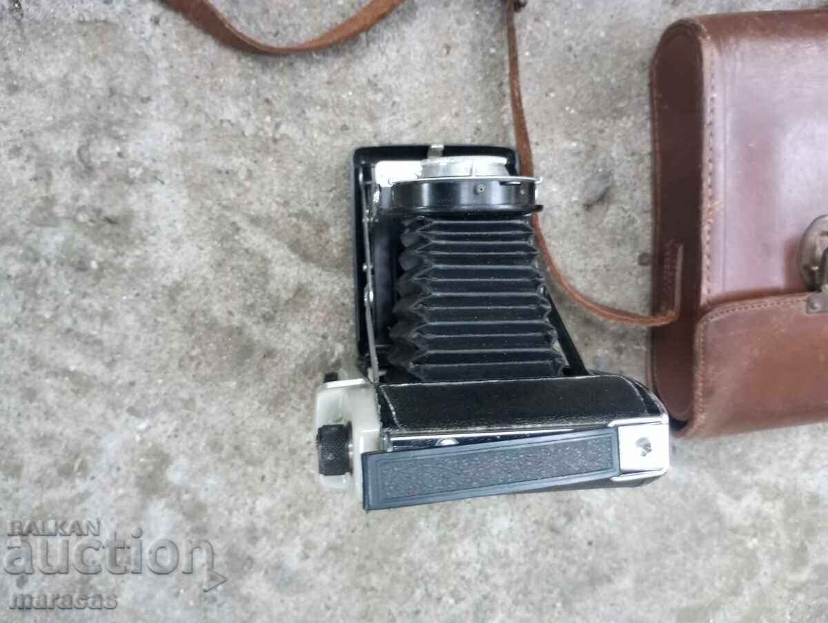 Aparat foto vechi Kodak tip mecanic cu preț € 35.79 | 70.00 BGN