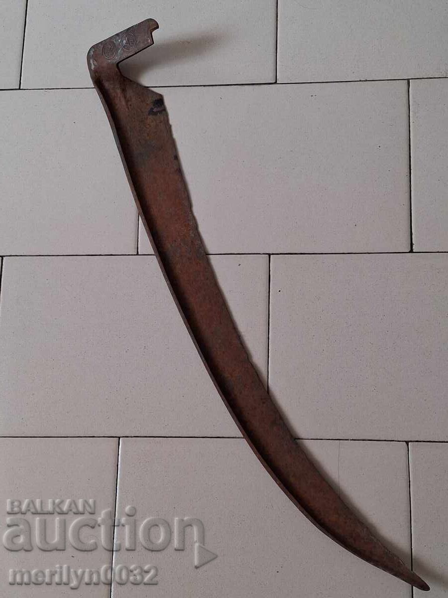 Стара ръчно кована коса за косене, ковано желязо