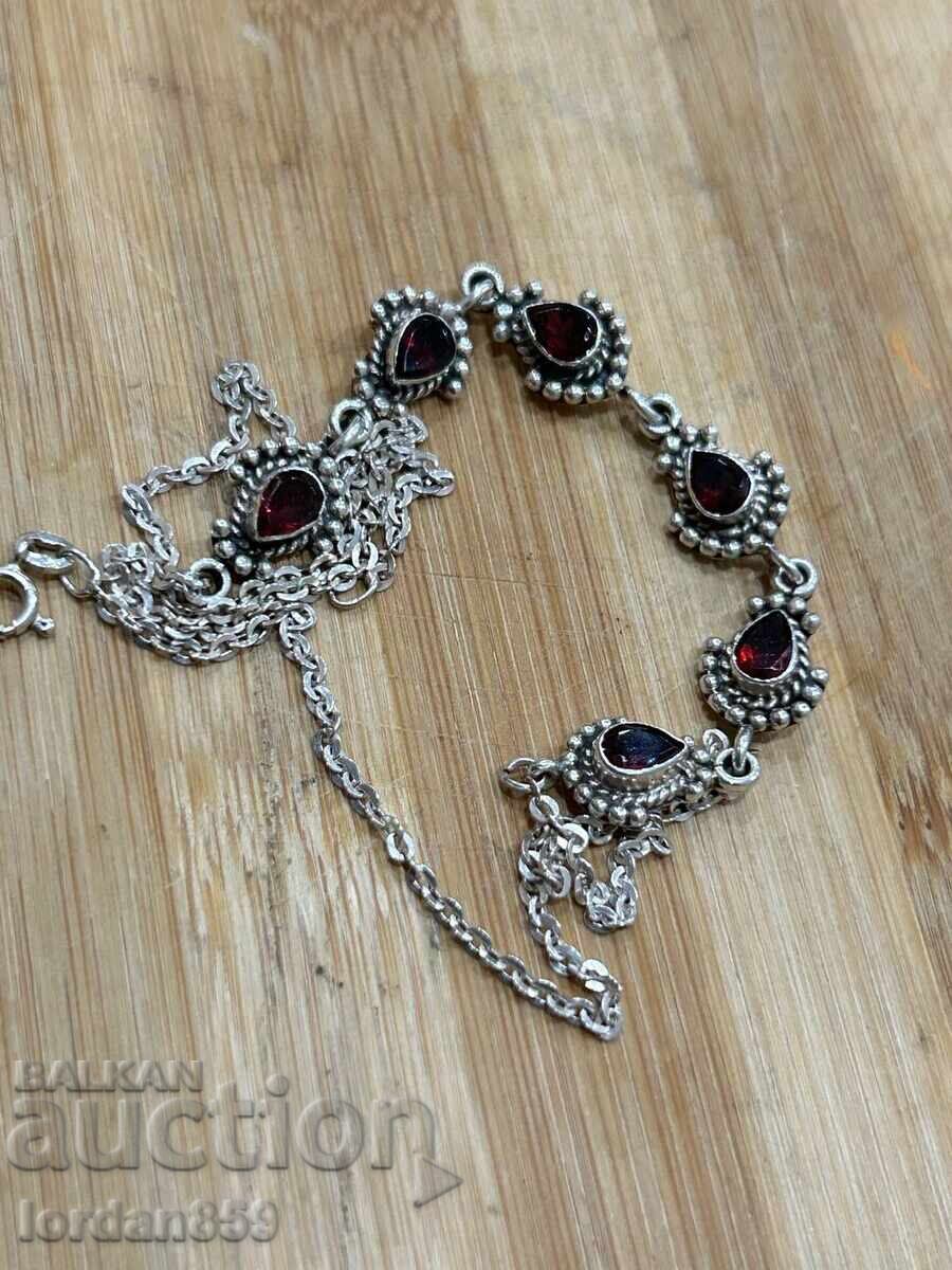 Γυναικείο ασημένιο κολιέ με αληθινούς γρανάτες Γυναικείο ασημένιο κολιέ με αληθινούς γρανάτες