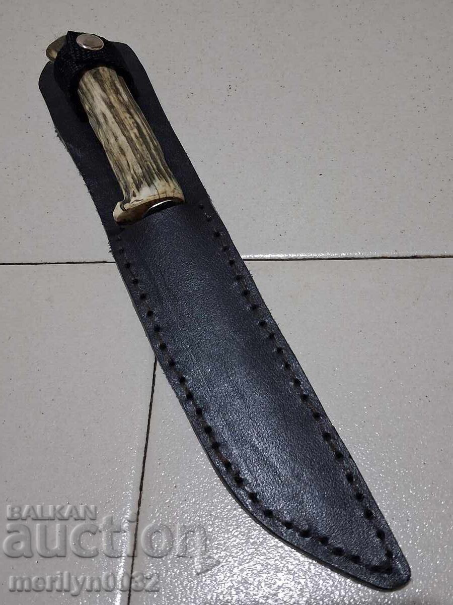 Κυνηγετικό μαχαίρι με λαβή από ελαφοκέρατο με τιμή 129.00 BGN | € 65.96 Κυνηγετικό μαχαίρι με λαβή από ελαφοκέρατο με τιμή 129.00 BGN | € 65.96