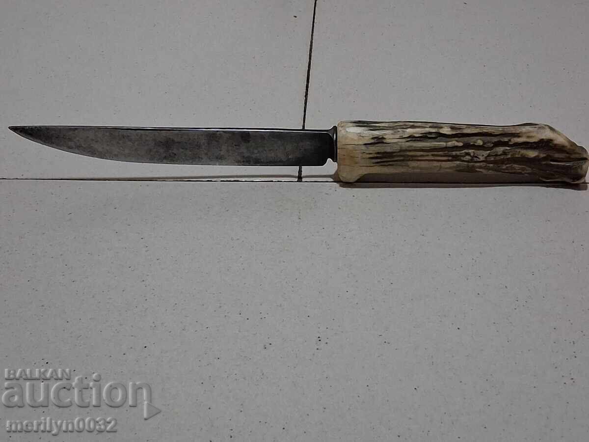 Παράδοση Κυνηγετικό μαχαίρι με λαβή από ελαφοκέρατο Παράδοση Κυνηγετικό μαχαίρι με λαβή από ελαφοκέρατο