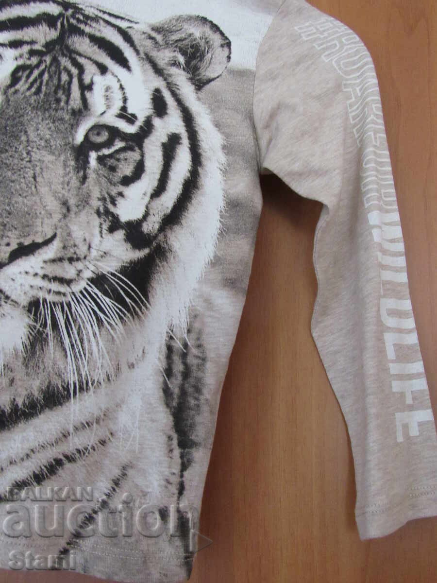 Bluză pentru fete H&M cu imprimeu de tigru spectaculos mărimea 110/116, n - 7 Bluză pentru fete H&M cu imprimeu de tigru spectaculos mărimea 110/116, n - 7