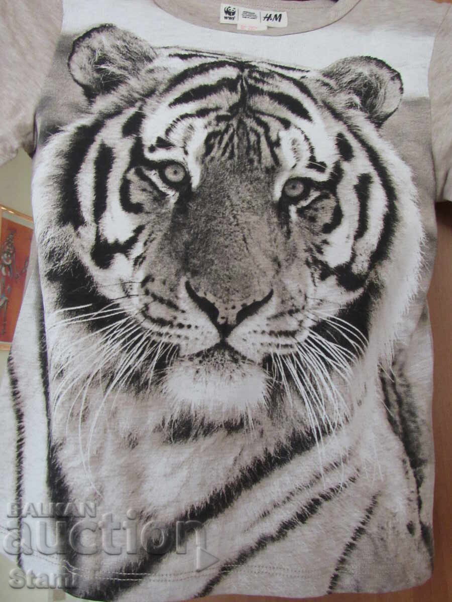 Bluză pentru fete H&M cu imprimeu de tigru spectaculos mărimea 110/116, n Bluză pentru fete H&M cu imprimeu de tigru spectaculos mărimea 110/116, n