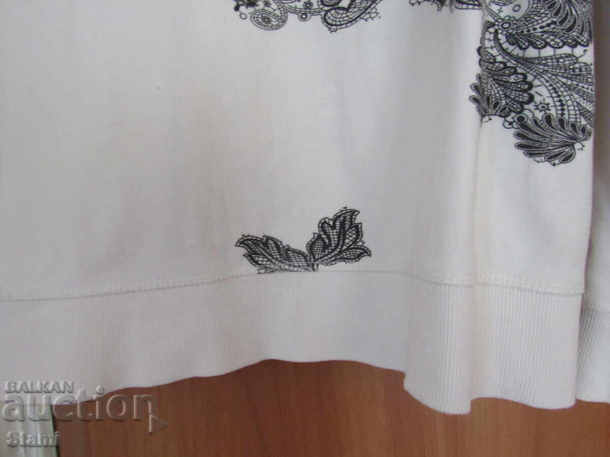 Παράδοση Λευκό γυναικείο φούτερ με στάμπα ARIZONA, μέγεθος 10/12 Μ