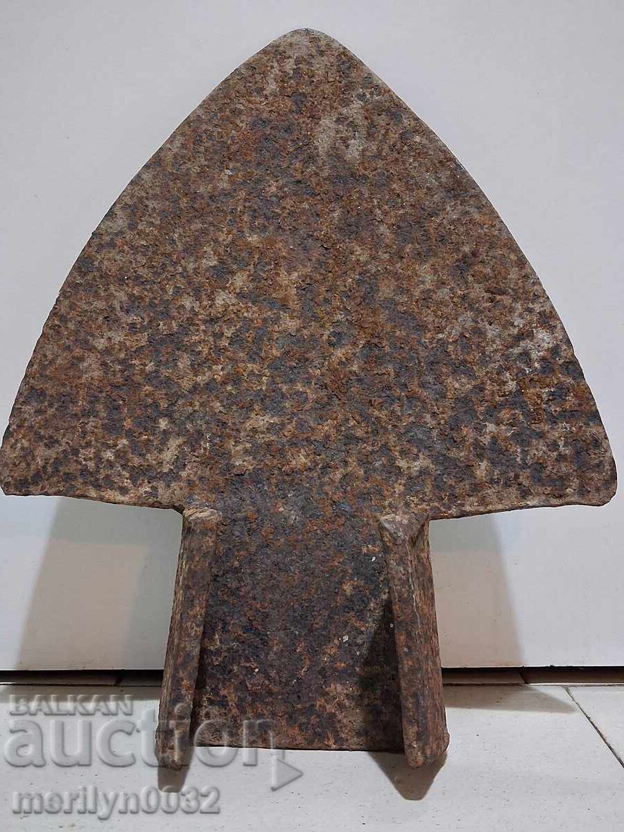 Δημοπρασία Παλιό σφυρήλατο άροτρο με γκραβούρες, άροτρο, άροτρο