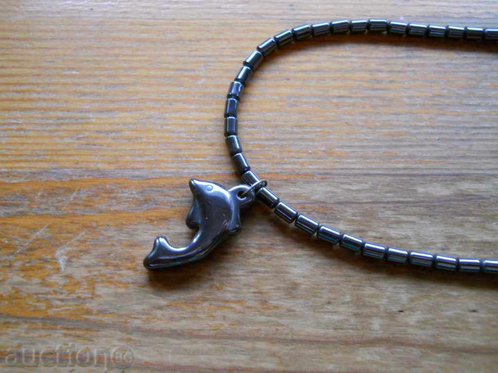 Περιδέραιο με μενταγιόν - δελφίνι (αιματίτης) με τιμή 7.00 BGN | € 3.58