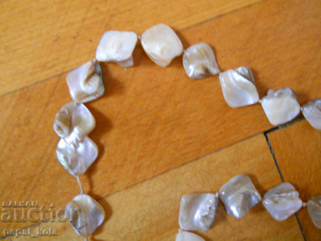 Licitație Colier mare din sidef