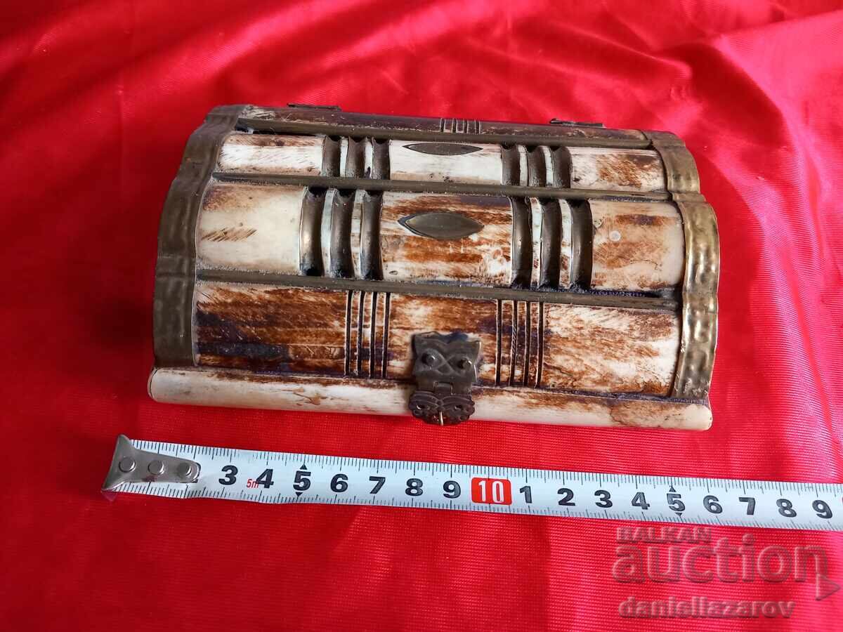 Large Jewelry Box from CAMEL Bone - 7