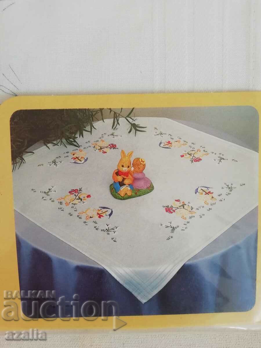 Auction Embroidery set - table cloth/tischleifer Auction Embroidery set - table cloth/tischleifer