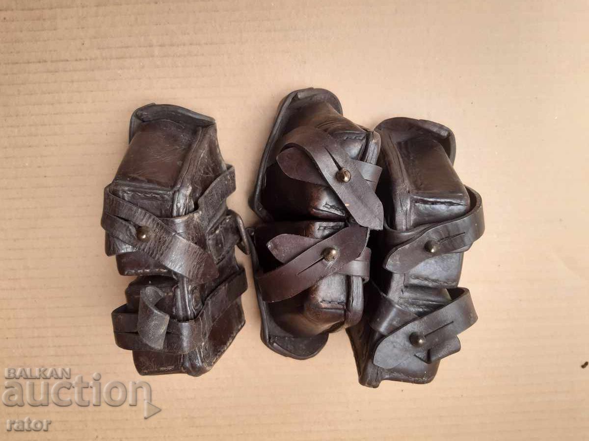 Livrarea Apărătoare pentru Manlicher M 95 - stânga, mijloc și dreapta. O palmă în față