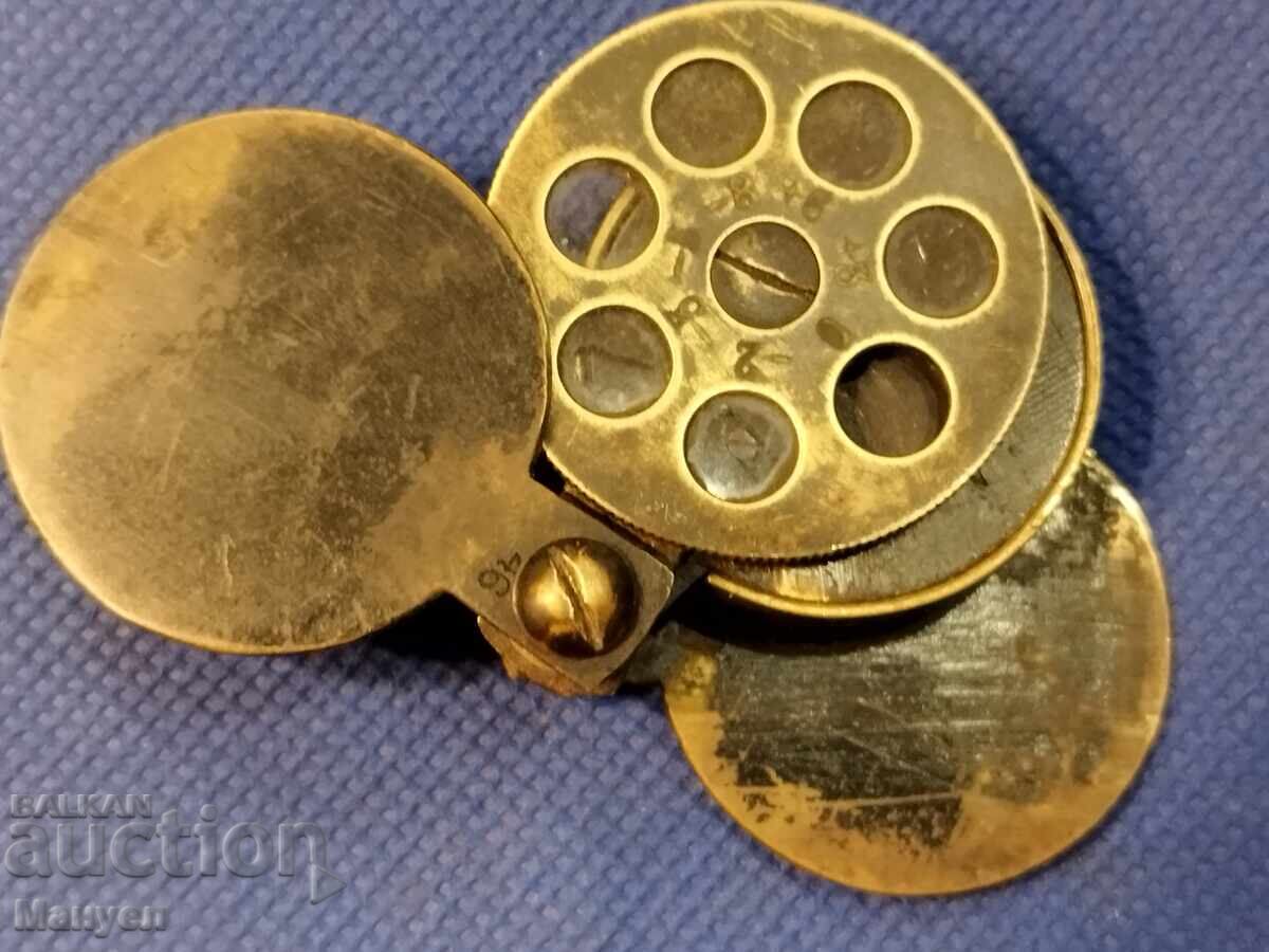 Old ophthalmological device, early 20th century