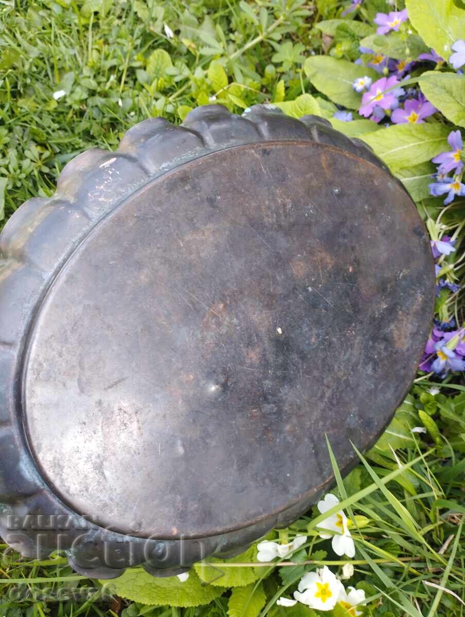 Медно подносче с очарователна патина - 5