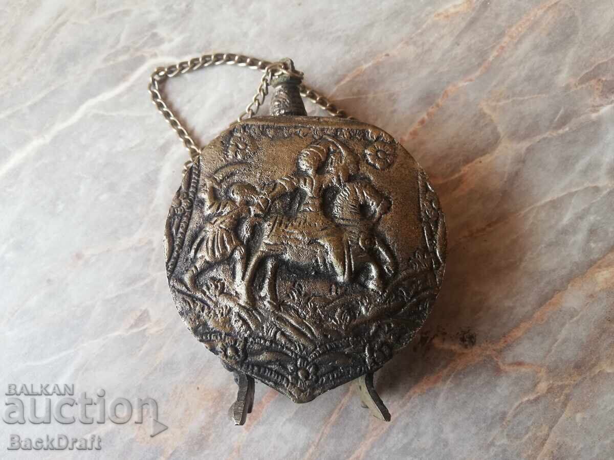 Auction Old Embossed Powder Flask, cartridge belt, cartridge holder, pistol, rifle Auction Old Embossed Powder Flask, cartridge belt, cartridge holder, pistol, rifle