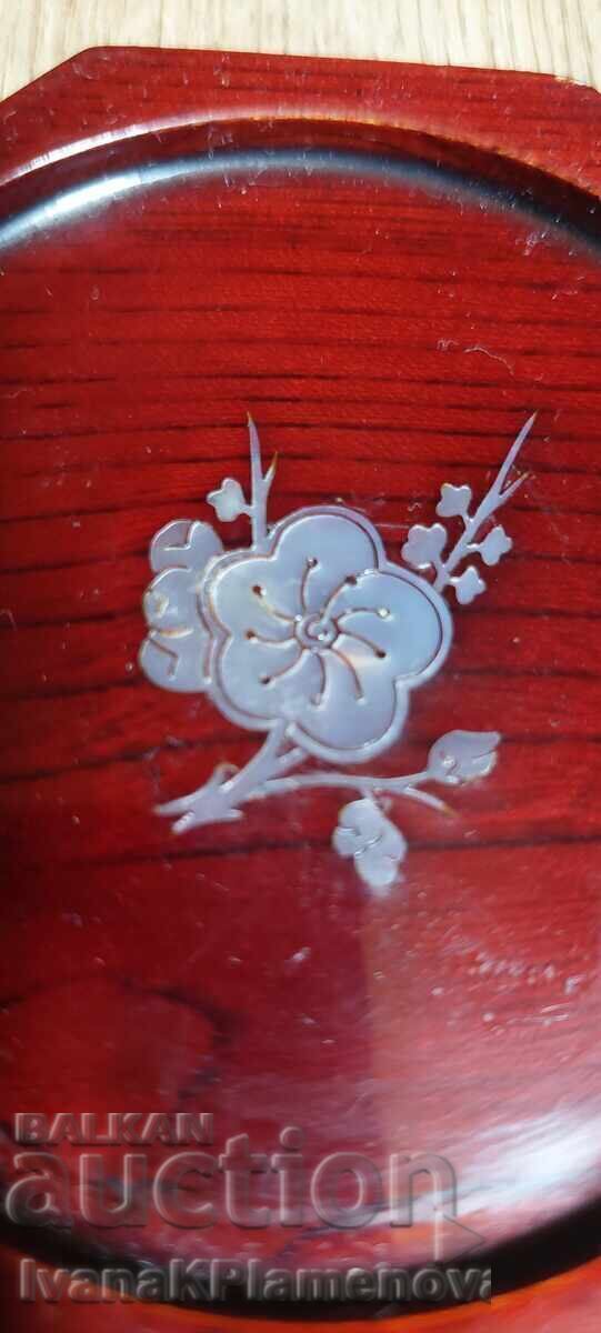 Auction  Wooden coasters inlaid with mother-of-pearl for connoisseurs