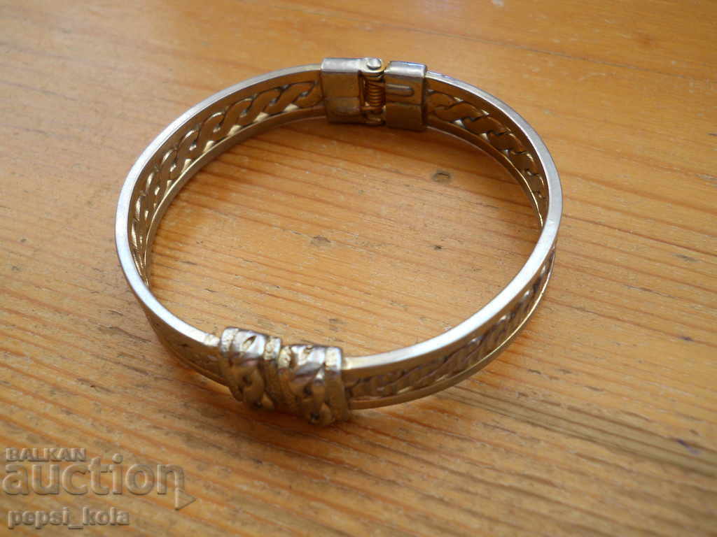 Auction  Metal bracelet