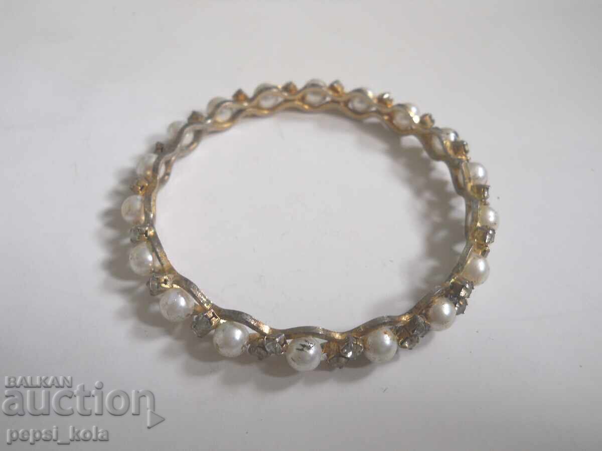 Χάλκινο βραχιόλι με ψεύτικα μαργαριτάρια