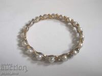 Бронзова гривна с изкуствени перли
