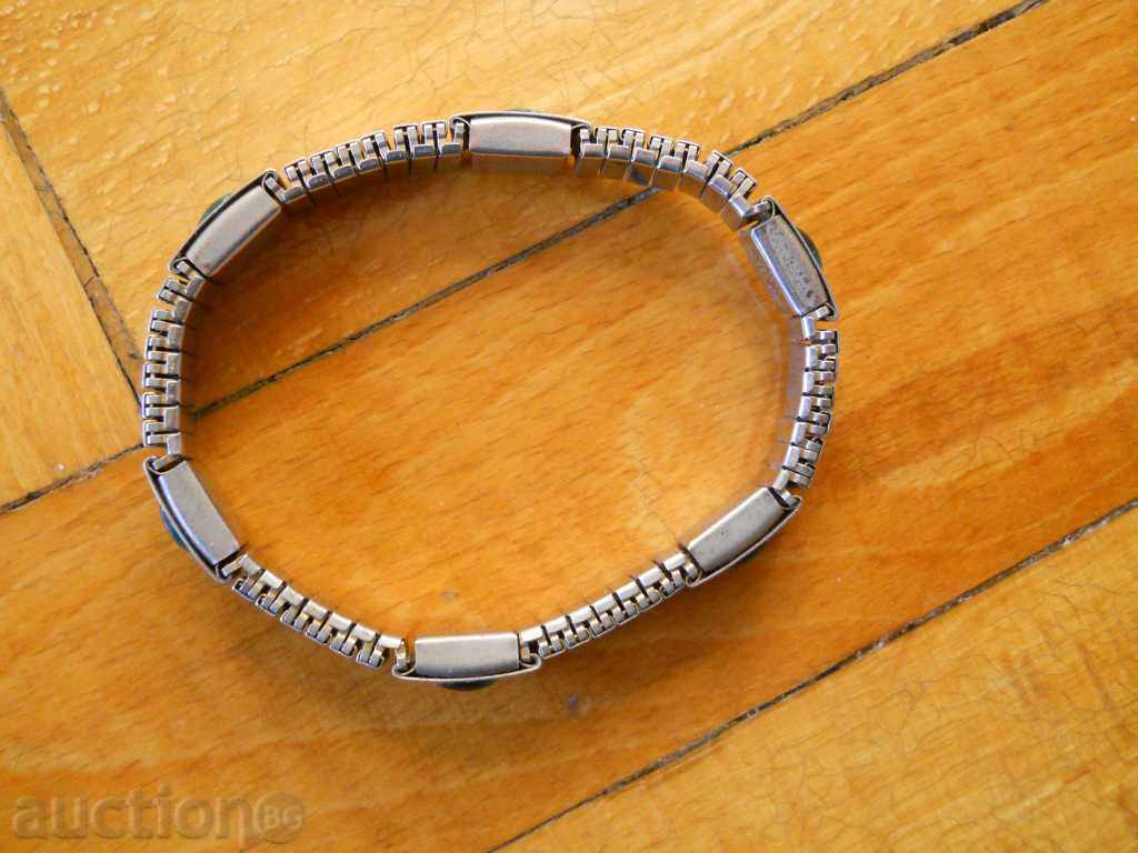 Brățară metalică extensibilă - Japonia cu preț 10.00 BGN | € 5.11 Brățară metalică extensibilă - Japonia cu preț 10.00 BGN | € 5.11